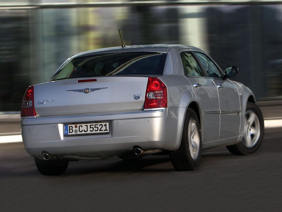  Chrysler 300C 2007 года  (EU) (фото 5 из 21)